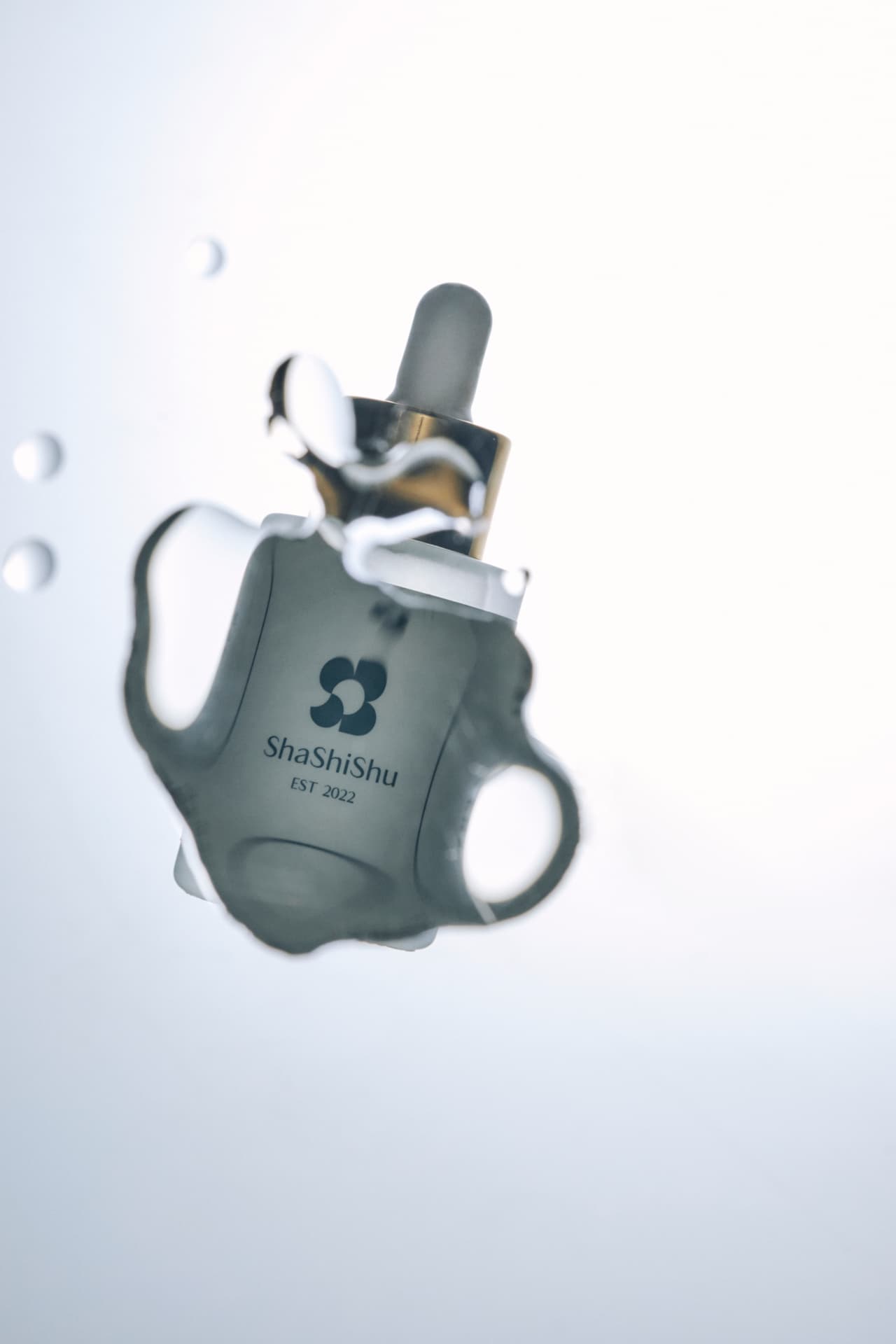 ShaShiShu serum — product visual for the group's skincare line.